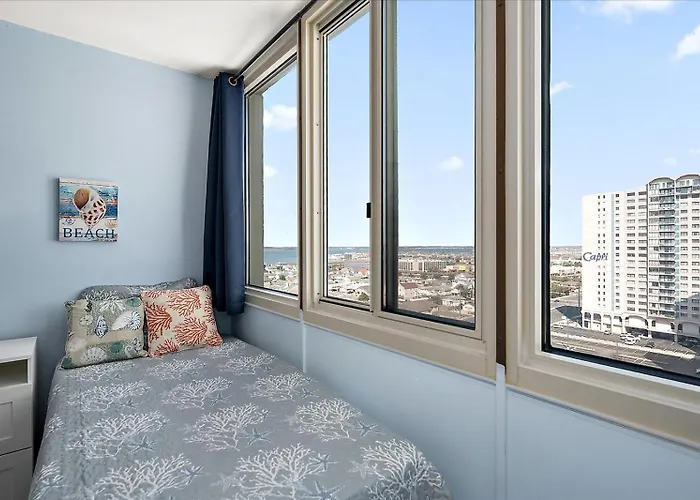 Quay-side Ocean View From 2 Bedroom With Indoor & Outdoor Pools! Ocean City
