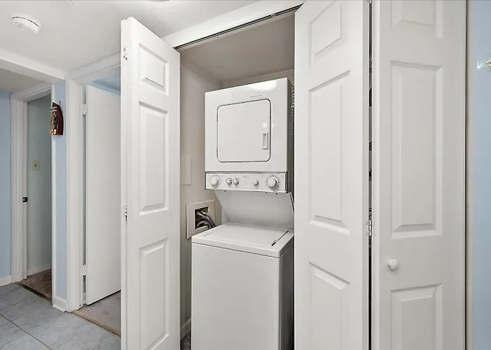 Quay-side Ocean View From 2 Bedroom With Indoor & Outdoor Pools! Appartement Ocean City