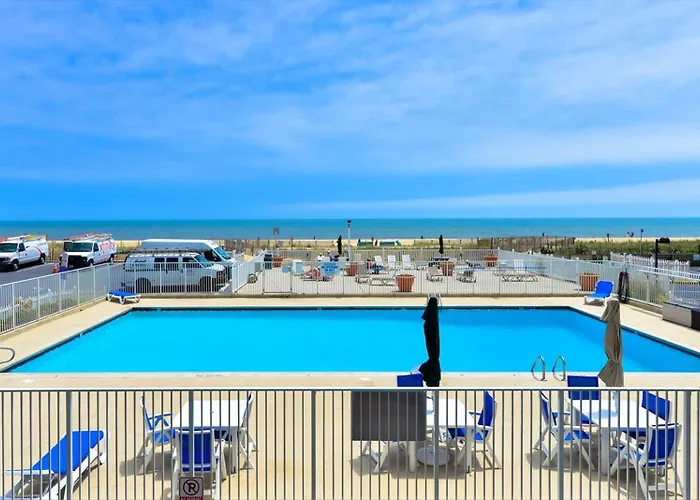 Quay-side Ocean View From 2 Bedroom With Indoor & Outdoor Pools!